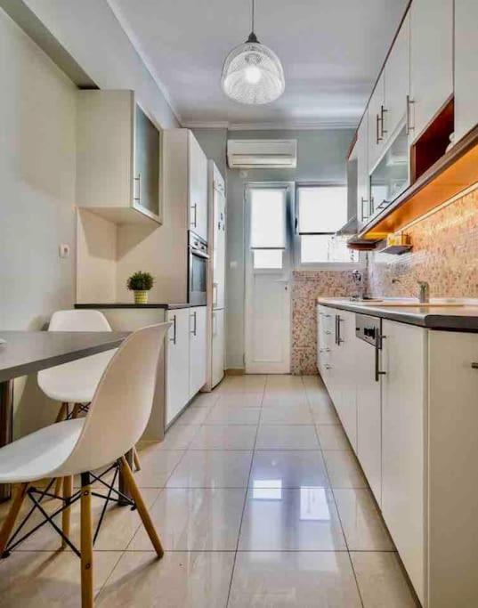 A Unique Apartment In The Historical Center-3Bds Athens Ngoại thất bức ảnh