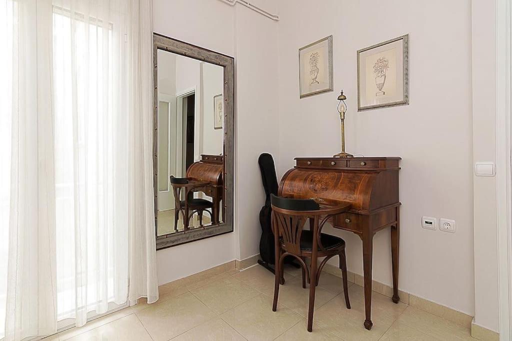 A Unique Apartment In The Historical Center-3Bds Athens Ngoại thất bức ảnh
