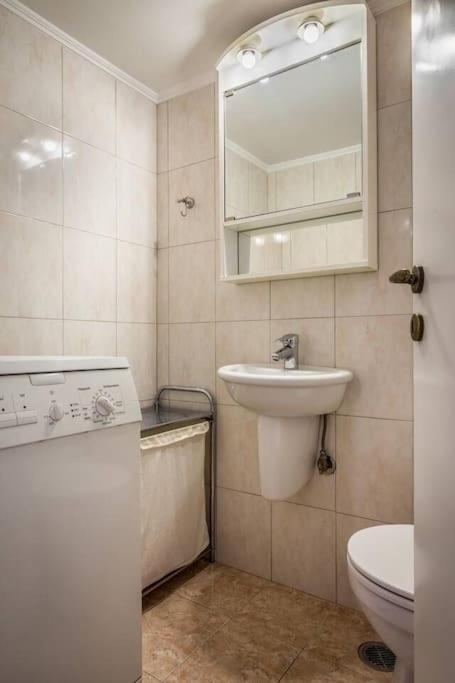 A Unique Apartment In The Historical Center-3Bds Athens Ngoại thất bức ảnh